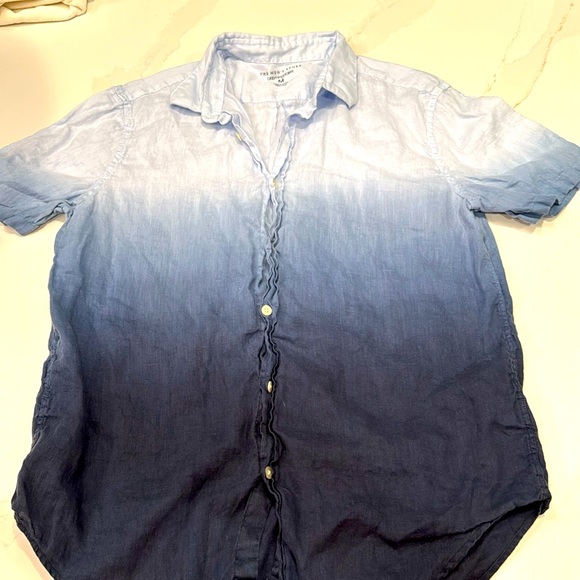 Bloomingdale's 100% linen ombre, short sleeved, button down medium - Picture 1 of 2